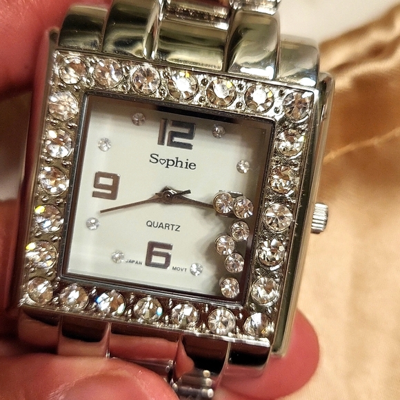 Watch - Picture 3 of 5